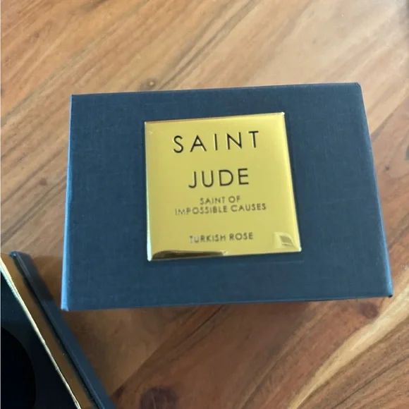 NWT. Saint Candle - Picture 5 of 9